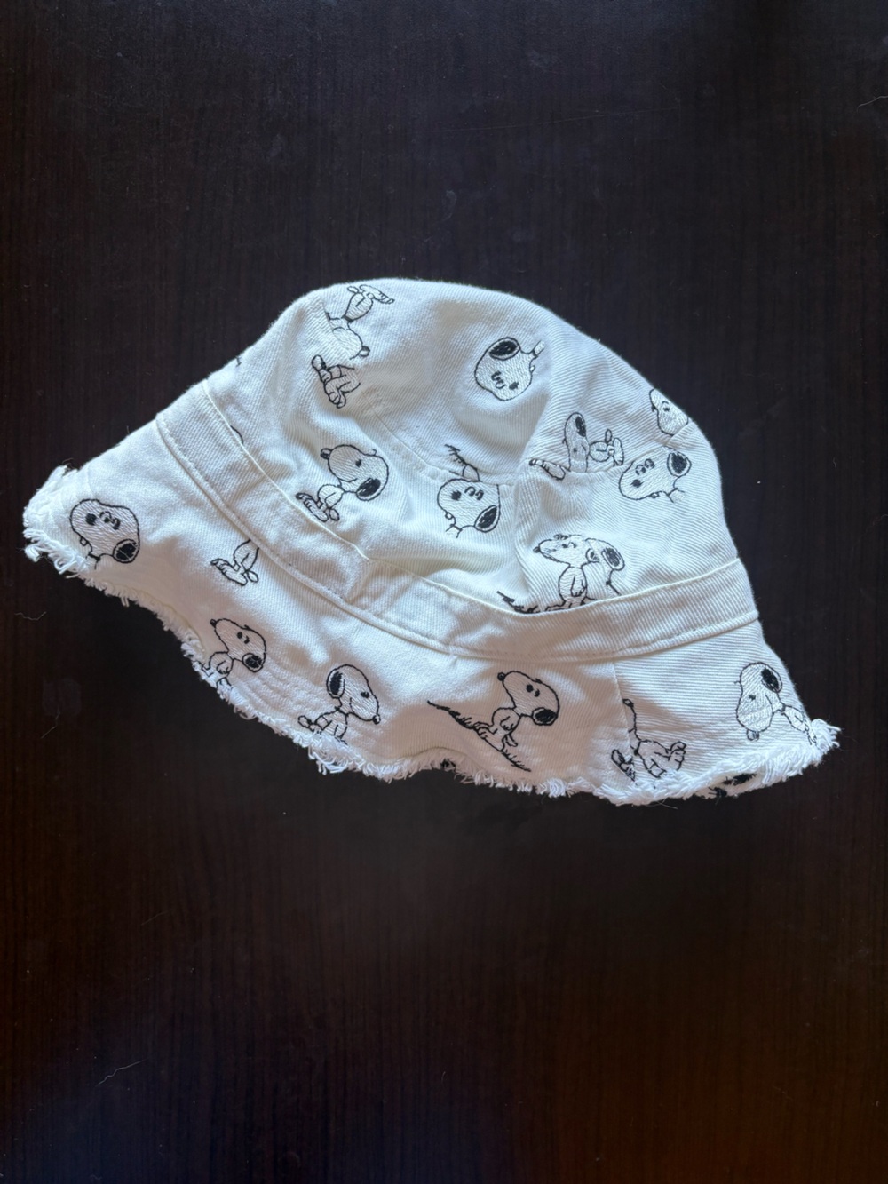 American Eagle Outfitters White Bucket Hat with Black Snoopy Print